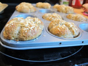 The one on the left had 4 balls of dough, the one on the right 3.